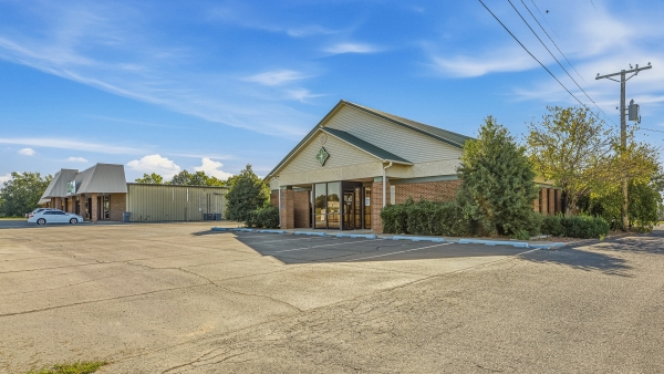 Listing Image #3 - Office for sale at 811 South Bypass, Kennett MO 63857 Listing Image #3 - Office for sale at 811 South Bypass, Kennett MO 63857