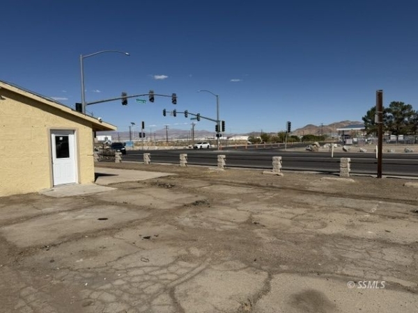 Listing Image #3 - Others for sale at 103 W Inyokern RD, Ridgecrest CA 93555 Listing Image #3 - Others for sale at 103 W Inyokern RD, Ridgecrest CA 93555