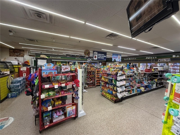 Listing Image #2 - Retail for sale at 9945 SE Highway 42, SUMMERFIELD FL 34491 Listing Image #2 - Retail for sale at 9945 SE Highway 42, SUMMERFIELD FL 34491
