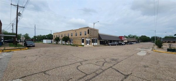 Listing Image #3 - Office for sale at 401 E Commerce Street, Mexia TX 76667