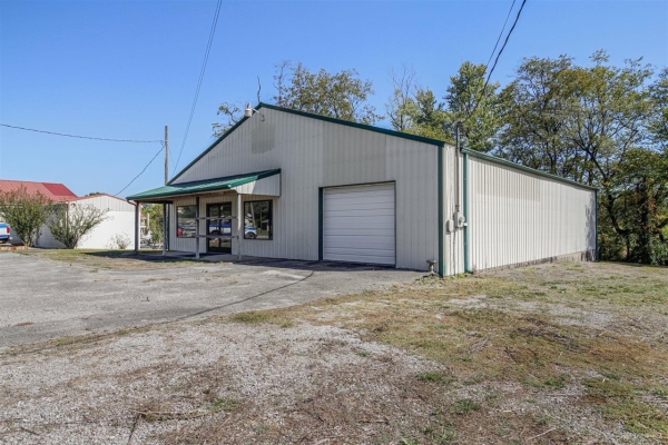 Listing Image #3 - Others for sale at 1370 S Dixie Street, Horse Cave KY 42749 Listing Image #3 - Others for sale at 1370 S Dixie Street, Horse Cave KY 42749