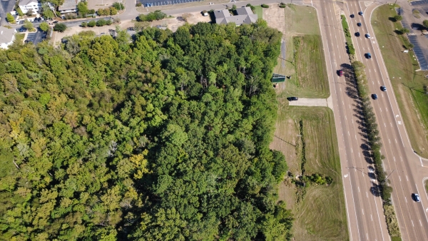 Listing Image #3 - Land for sale at 0 Lakeland Dr, Flowood MS 39232