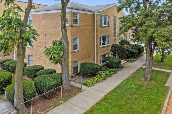 Listing Image #1 - Multi-family for sale at 4762 N Lotus Avenue, Chicago IL 60630 Listing Image #1 - Multi-family for sale at 4762 N Lotus Avenue, Chicago IL 60630