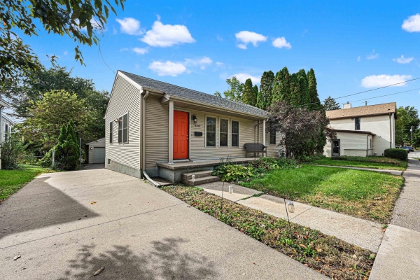 Listing Image #3 - Others for sale at 1341 S Grandview Avenue, Dubuque IA 52003