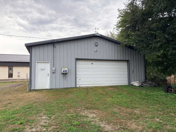 Listing Image #3 - Industrial for sale at 121 N Columbia Ave, Oglesby IL 61348 Listing Image #3 - Industrial for sale at 121 N Columbia Ave, Oglesby IL 61348