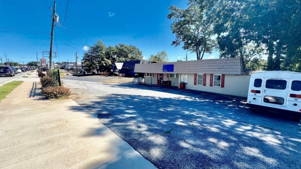 Listing Image #2 - Retail for sale at 718 Concord Road Southeast, Smyrna GA 30082 Listing Image #2 - Retail for sale at 718 Concord Road Southeast, Smyrna GA 30082