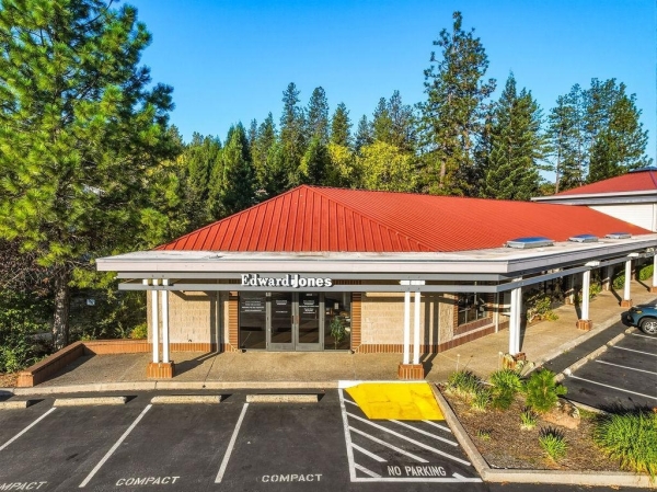 Listing Image #3 - Others for sale at 426 Sutton Way, Grass Valley CA 95945