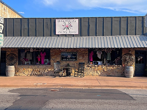 Listing Image #2 - Retail for sale at 208 W Main, Mountain View AR 72560 Listing Image #2 - Retail for sale at 208 W Main, Mountain View AR 72560