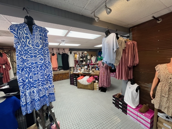 Listing Image #3 - Retail for sale at 208 W Main, Mountain View AR 72560 Listing Image #3 - Retail for sale at 208 W Main, Mountain View AR 72560