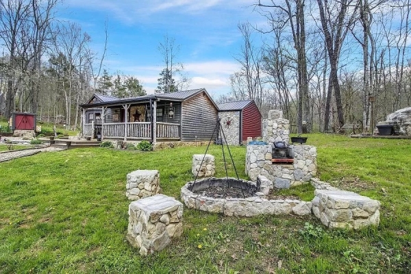 Listing Image #3 - Others for sale at 288 Olive Avenue, Bonnieville KY 42713 Listing Image #3 - Others for sale at 288 Olive Avenue, Bonnieville KY 42713