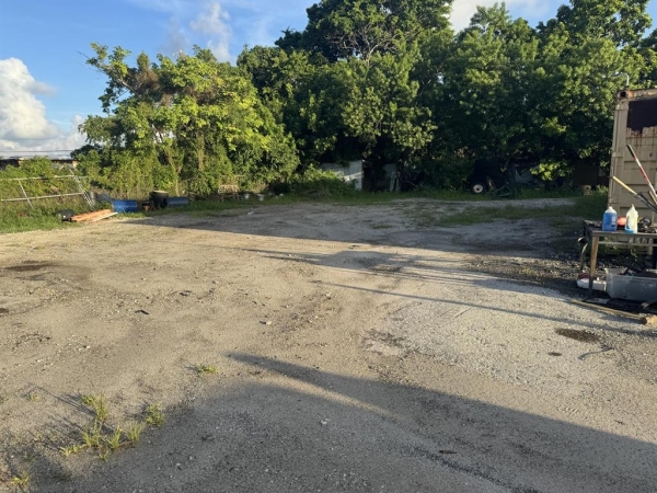 Listing Image #2 - Industrial for sale at 230 SW 7th Court, Deerfield Beach FL 33441 Listing Image #2 - Industrial for sale at 230 SW 7th Court, Deerfield Beach FL 33441