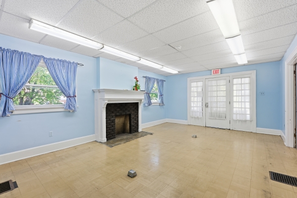 Listing Image #3 - Others for sale at 700 Bullock Place, Lexington KY 40508