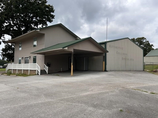 Listing Image #1 - Others for sale at 905 W Main Street, Mountain View AR 72560