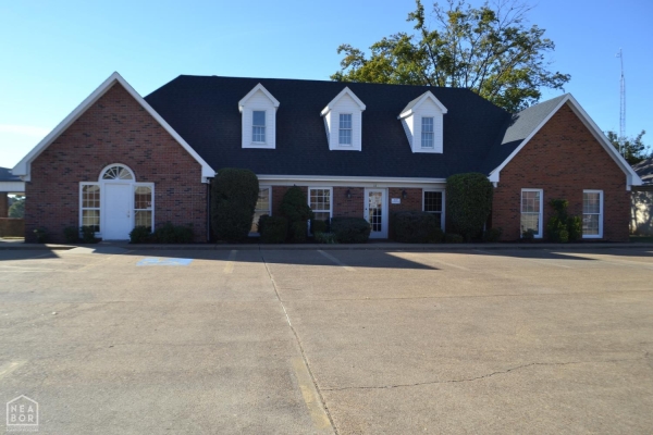 Listing Image #1 - Office for sale at 1815 Executive, Jonesboro AR 72401