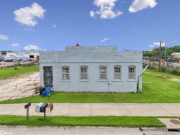Listing Image #1 - Others for sale at 800 Cash St., Burlington IA 52601 Listing Image #1 - Others for sale at 800 Cash St., Burlington IA 52601