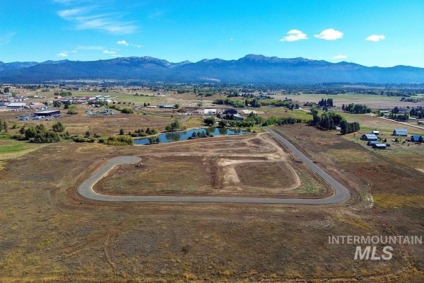 Listing Image #2 - Others for sale at Sunbridge Drive, McCall ID 83638