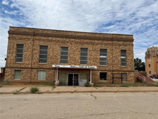 Listing Image #1 - Office for sale at 111 E 4th Street, Sweetwater TX 79556 Listing Image #1 - Office for sale at 111 E 4th Street, Sweetwater TX 79556