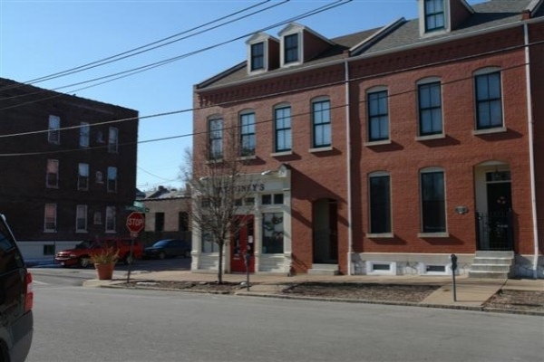 Listing Image #1 - Retail for sale at 1627 S.9th Street, Saint Louis MO 63104