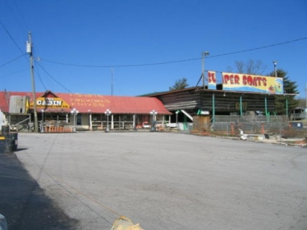 Listing Image #1 - Retail for sale at 812 mammoth Cave Road, Cave City KY 42127