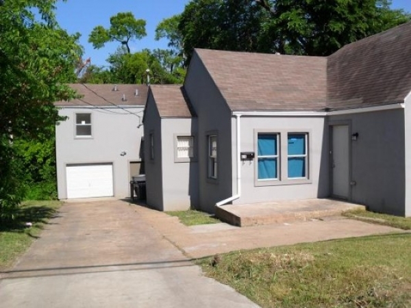 Listing Image #1 - Multi-family for sale at 616 S. Barnett, Dallas TX 75211
