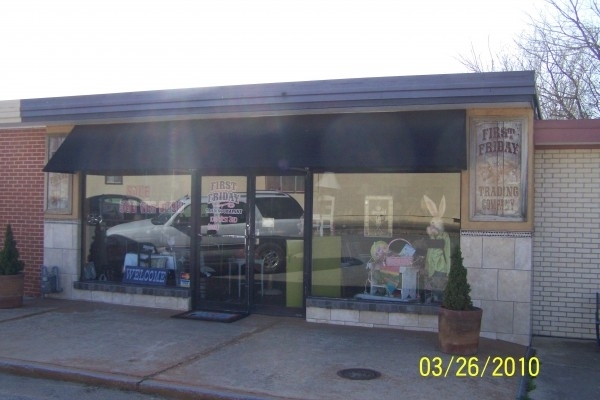 Listing Image #1 - Retail for sale at 1014 West 3rd Street, Sulphur OK 73086
