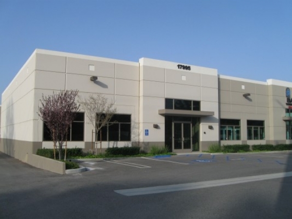 Listing Image #1 - Industrial for sale at 17995 Collier Avenue, Lake Elsinore CA 92530