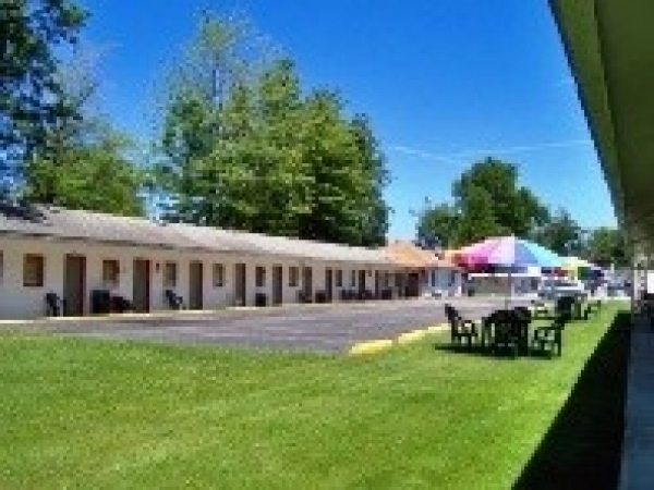 Listing Image #1 - Motel for sale at 5170 Lake Road East, Geneva On The Lake OH 44041 Listing Image #1 - Motel for sale at 5170 Lake Road East, Geneva On The Lake OH 44041