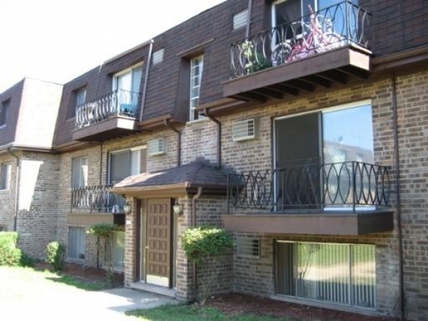 Listing Image #1 - Multi-family for sale at 563 W Dempster, Mount Prospect IL 60056 Listing Image #1 - Multi-family for sale at 563 W Dempster, Mount Prospect IL 60056