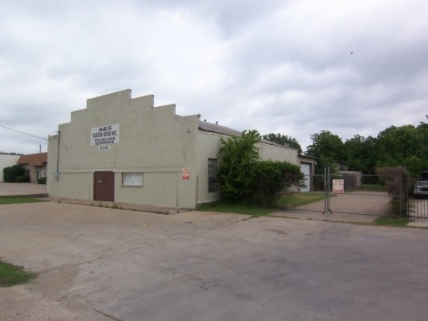 Listing Image #1 - Industrial for sale at 3118 E Main St, Grand Prairie TX 75050