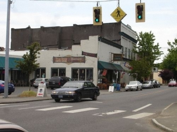 Listing Image #1 - Retail for sale at 3384 SE Milwaukie, Portland OR 97202
