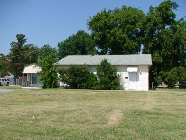 Listing Image #1 - Business for sale at 407 north york st., Muskogee OK 74403
