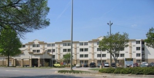 Listing Image #1 - Hotel for sale at 5216 Airport Messer Highway, Birmingham AL 35212