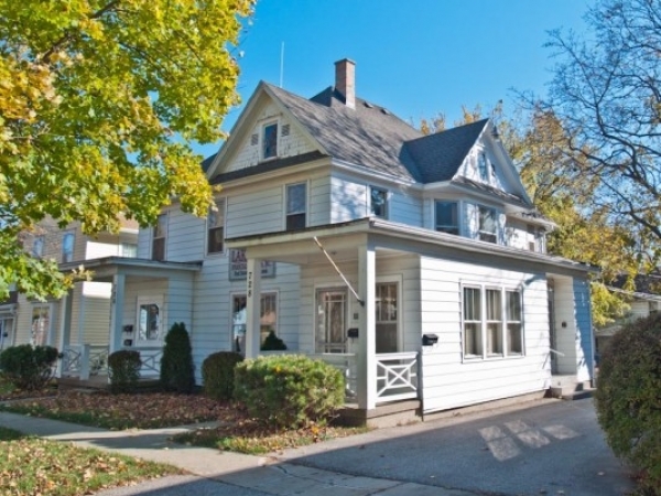 Listing Image #1 - Office for sale at 726 Wisconsin ST, Lake Geneva WI 53147