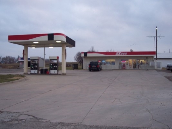 Listing Image #1 - Retail for sale at 7128 K-4 Highway, Meriden KS 