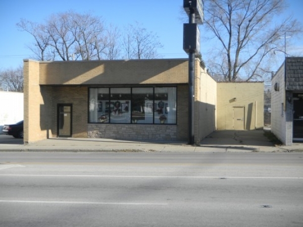 Listing Image #1 - Retail for sale at 18007 Torrence Avenue, Lansing IL 60438