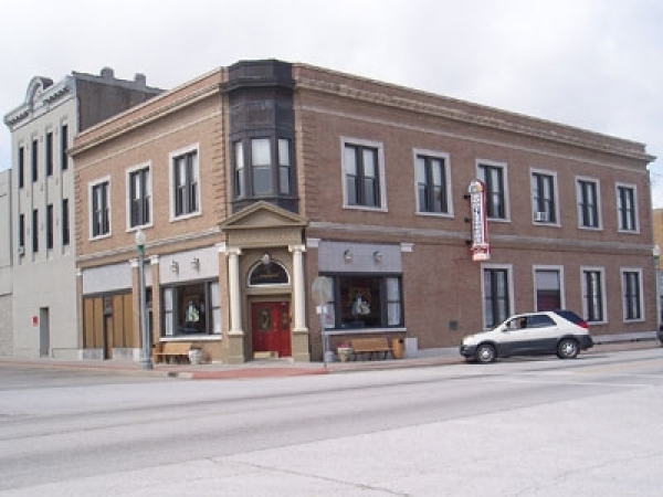 Listing Image #1 - Office for sale at 101 S. Madison Ave, Aurora MO 65605