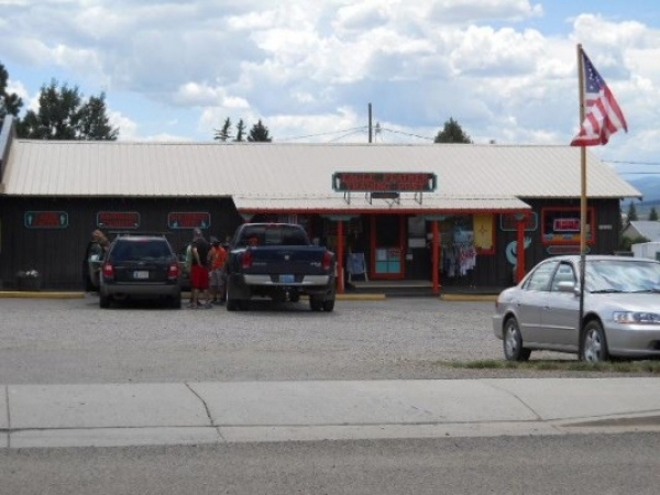 Listing Image #1 - Retail for sale at 225 E.Therma Dr, Hwy.64, Eagle Nest NM 87718