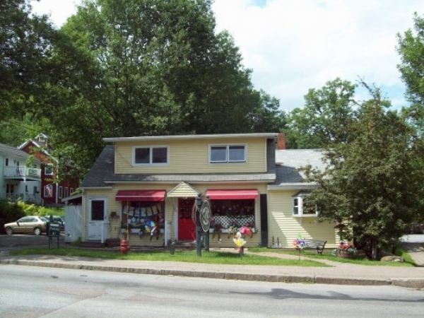 Listing Image #1 - Retail for sale at 48 South Main Street, Stowe VT 05672
