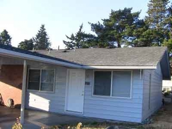 Listing Image #2 - Multi-family for sale at 2615 Neals Lane, Vancouver WA 98661