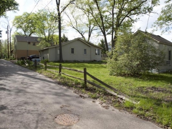 Listing Image #1 - Multi-family for sale at 1615 Beckman Dr - 1623, Delavan WI 53115
