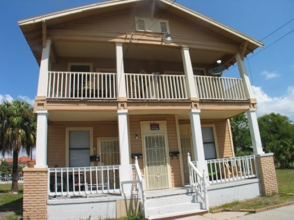 Listing Image #1 - Multi-family for sale at 2137 W Walnut St, Tampa FL 33603