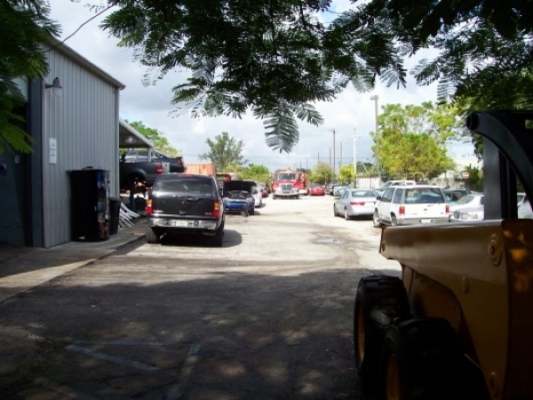 Listing Image #1 - Industrial for sale at 2322 SW 57th Way, West Park FL 33023