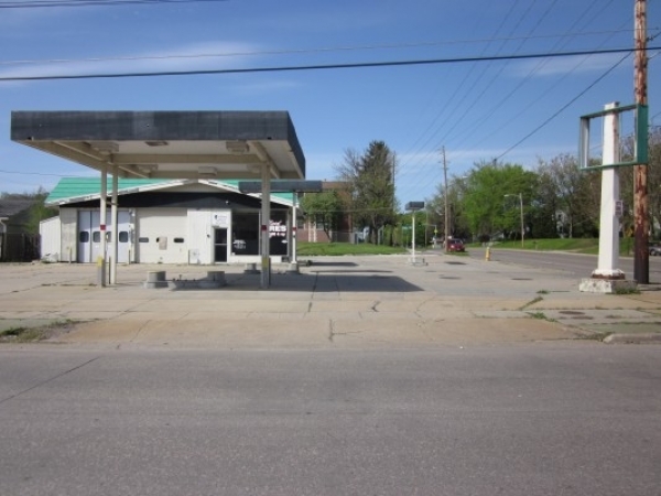 Listing Image #1 - Retail for sale at 2850 E Euclid Ave, Des Moines IA 50317 Listing Image #1 - Retail for sale at 2850 E Euclid Ave, Des Moines IA 50317