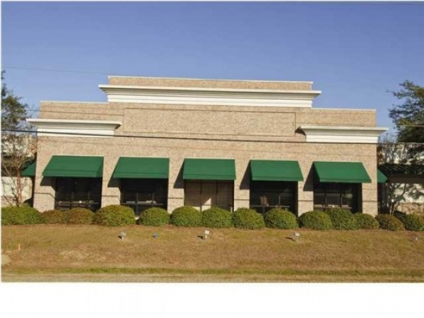 Listing Image #1 - Retail for sale at 708 Johnnie Dodds Blvd, Mount Pleasant SC 29492