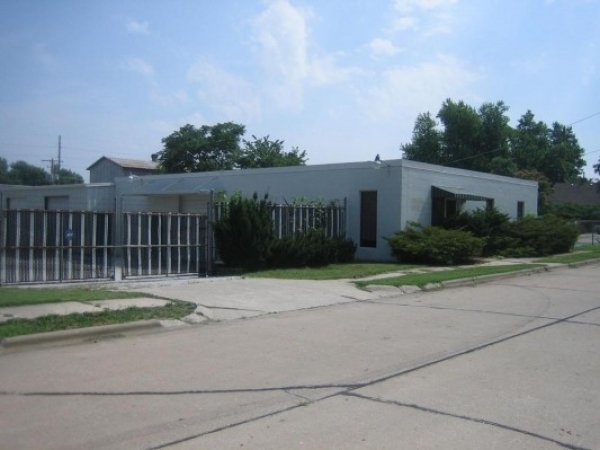 Listing Image #1 - Industrial for sale at 1637 East Olive Street, Springfield MO 65802