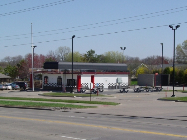 Listing Image #1 - Retail for sale at 2519 E 53RD Street, Davenport IA 52807