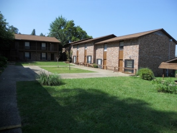 Listing Image #1 - Multi-family for sale at 203 N 40th Avenue, Hattiesburg MS 39402