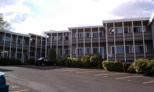 Listing Image #1 - Multi-family for sale at 12345 SW Hall Blvd, Tigard OR 97223