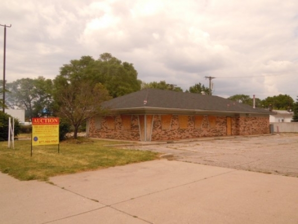 Listing Image #1 - Retail for sale at 5011 East 8 Mile Road, Warren MI 48091