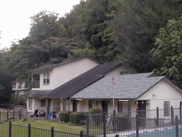 Listing Image #1 - Motel for sale at 804 E. Parkway, Gatlinburg TN 37738 Listing Image #1 - Motel for sale at 804 E. Parkway, Gatlinburg TN 37738
